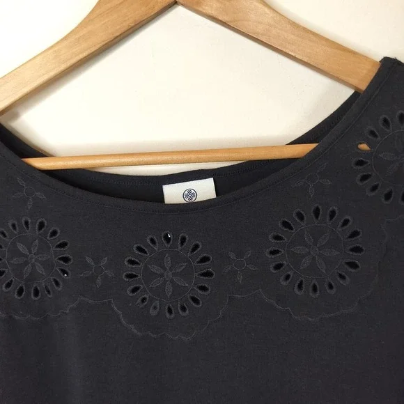 Laurie Felt Top Floral Embroidered Cap Sleeve Tee Black Stretch - Picture 6 of 11